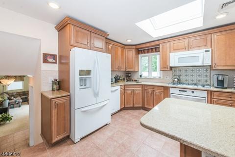 47 Gathering Rd, Montville Twp., NJ 07058 photo 6