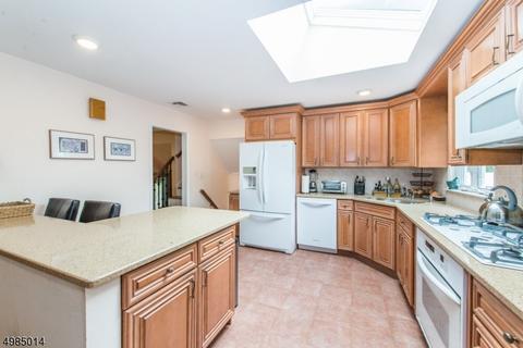 47 Gathering Rd, Montville Twp., NJ 07058 photo 5