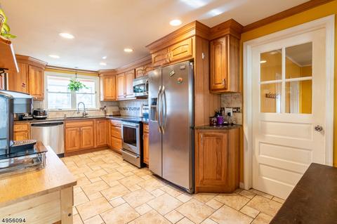 45 Combs Ave, Mendham, NJ 07945 photo 3