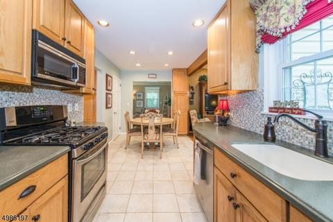 67 Valley View Ter, Wayne, NJ 07470 photo 5