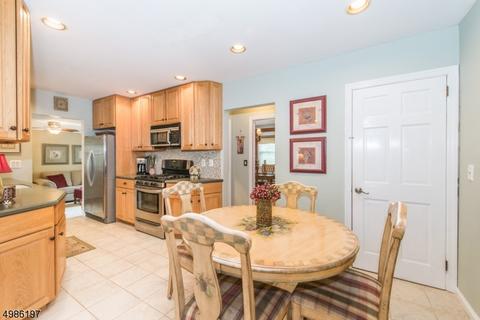 67 Valley View Ter, Wayne, NJ 07470 photo 4