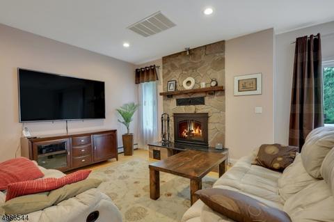 115 Margaret St, Wayne, NJ 07470 photo 3