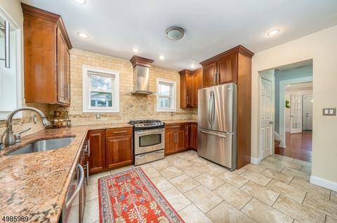 970 Garrison Ave, Teaneck, NJ 07666 photo 10