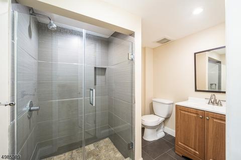 970 Garrison Ave, Teaneck, NJ 07666 photo 22