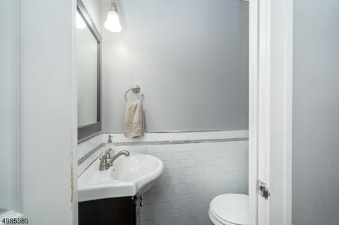 970 Garrison Ave, Teaneck, NJ 07666 photo 12