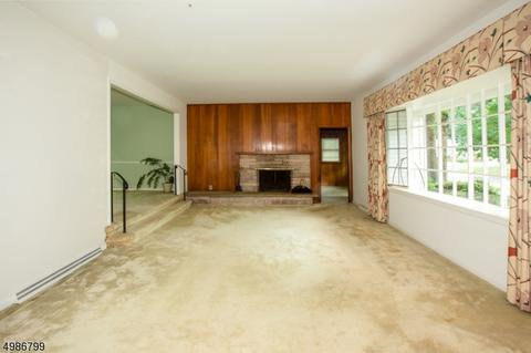 19 Hershey Rd, Wayne, NJ 07470 photo 4