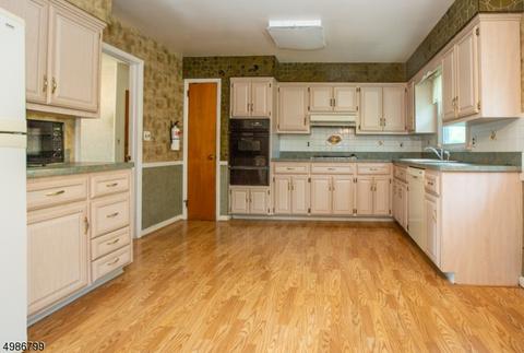 19 Hershey Rd, Wayne, NJ 07470 photo 7