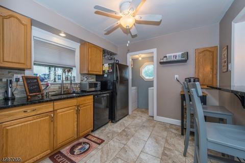 59 Burnside Pl, Wanaque Boro, NJ 07420 photo 3