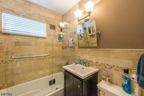59 Burnside Pl, Wanaque Boro, NJ 07420 photo 10