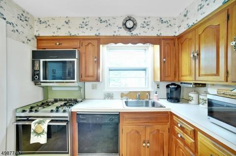 75 Jefferson Ter, Springfield, NJ 07081 photo 9