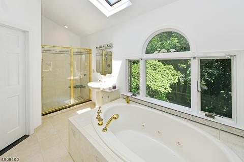 18 Cherry Ln, Upper Saddle River, NJ 07458 photo 15