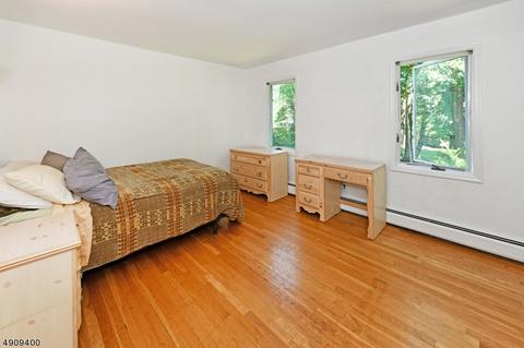 18 Cherry Ln, Upper Saddle River, NJ 07458 photo 9