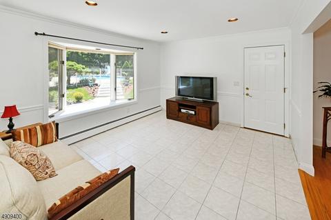 18 Cherry Ln, Upper Saddle River, NJ 07458 photo 7