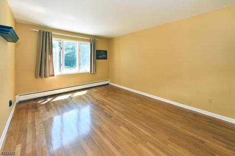 18 Cherry Ln, Upper Saddle River, NJ 07458 photo 11