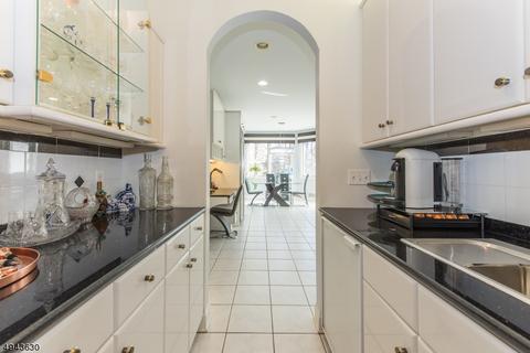 17 Highview Ct, Wayne, NJ 07470 photo 9