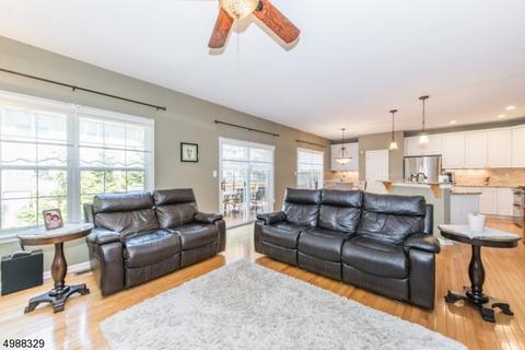 24 Cambridge Pl, Wayne, NJ 07470 photo 9
