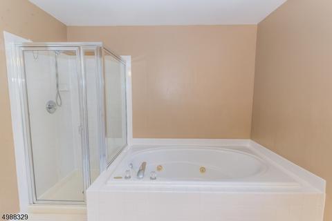 24 Cambridge Pl, Wayne, NJ 07470 photo 14
