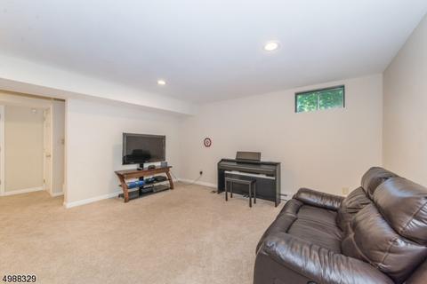 24 Cambridge Pl, Wayne, NJ 07470 photo 21