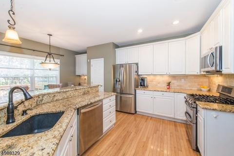 24 Cambridge Pl, Wayne, NJ 07470 photo 5