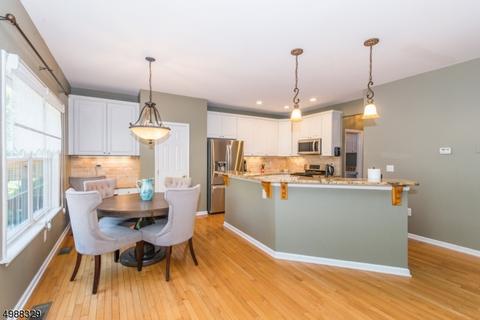 24 Cambridge Pl, Wayne, NJ 07470 photo 6