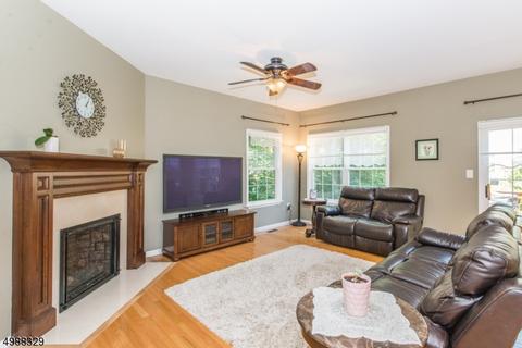 24 Cambridge Pl, Wayne, NJ 07470 photo 8