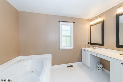 24 Cambridge Pl, Wayne, NJ 07470 photo 15