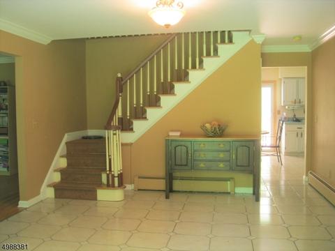 5 Tulip Ter, Wayne, NJ 07470 photo 4
