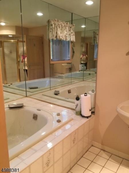 5 Tulip Ter, Wayne, NJ 07470 photo 14