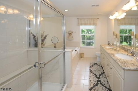 36 Pineview Dr, Waldwick, NJ 07463 photo 8