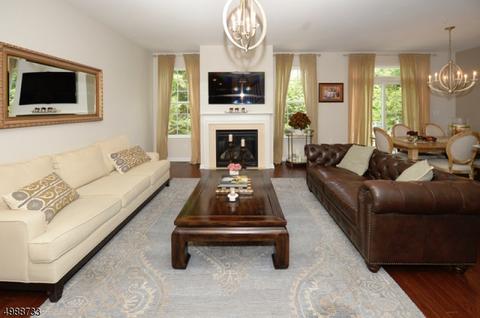 36 Pineview Dr, Waldwick, NJ 07463 photo 2
