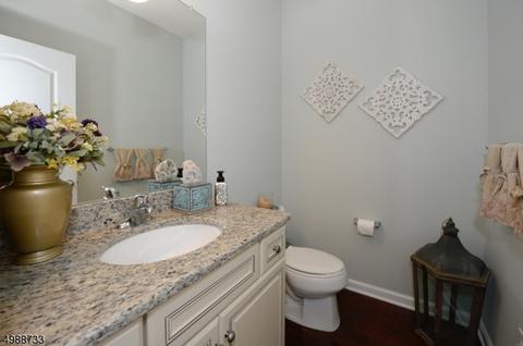 36 Pineview Dr, Waldwick, NJ 07463 photo 6