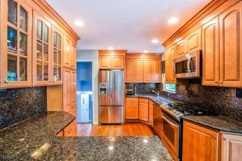 28 Manor Dr, Wayne, NJ 07470 photo 11