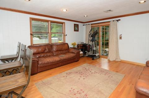 21 Beechwood Dr, Wayne, NJ 07470 photo 9