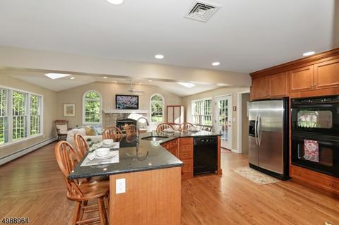 37 Maple Ave, Mendham, NJ 07945 photo 6