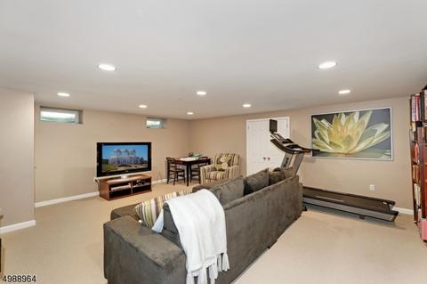37 Maple Ave, Mendham, NJ 07945 photo 19