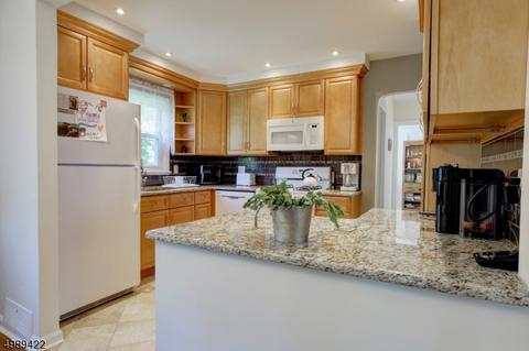 18 Armstrong Ave, Wayne, NJ 07470 photo 4