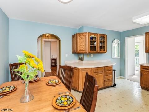 54 Laurel Dr, Wayne, NJ 07470 photo 8