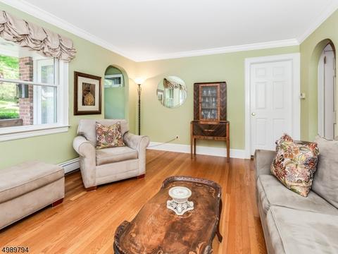 54 Laurel Dr, Wayne, NJ 07470 photo 5