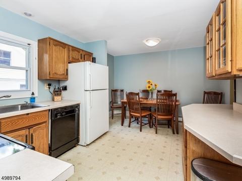 54 Laurel Dr, Wayne, NJ 07470 photo 7