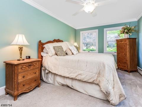 54 Laurel Dr, Wayne, NJ 07470 photo 12