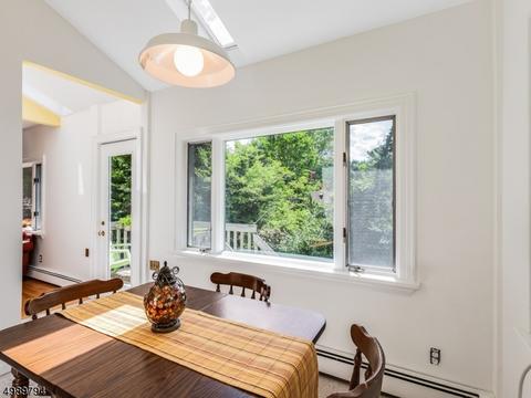 54 Laurel Dr, Wayne, NJ 07470 photo 9