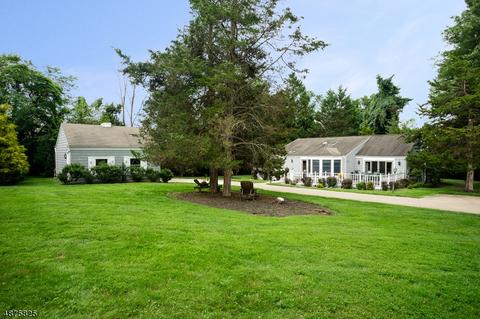 4 Maple Dr, Warren, NJ 07059 photo 1