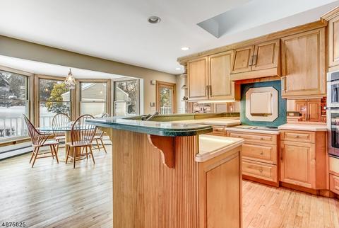 4 Maple Dr, Warren, NJ 07059 photo 4