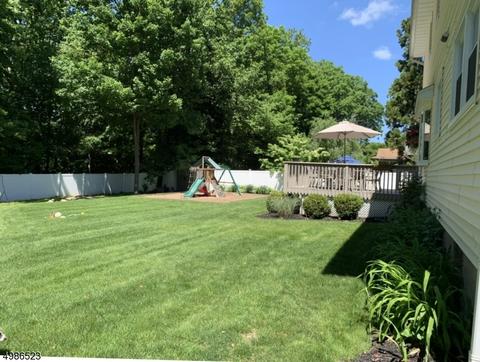 27 Sequoia Pl, Wayne, NJ 07470 photo 4