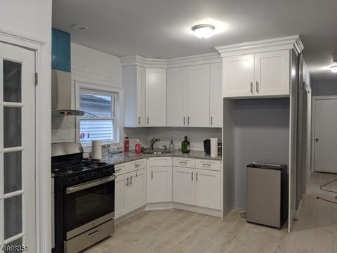 914 W 3rd St, Plainfield, NJ 07063 photo 5