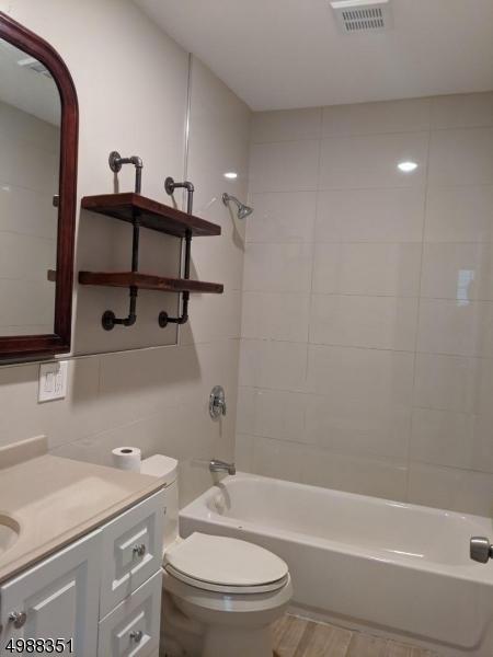 914 W 3rd St, Plainfield, NJ 07063 photo 8