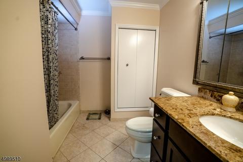 8 Sandra Ln, Wayne, NJ 07470 photo 14