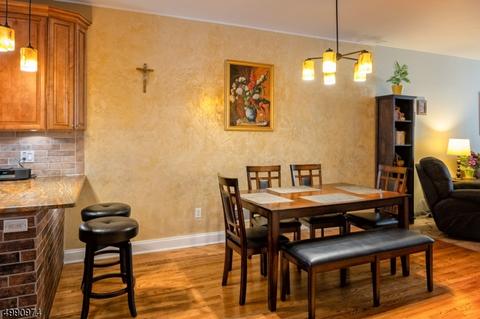 7 Doris Ln, Wallington, NJ 07057 photo 6