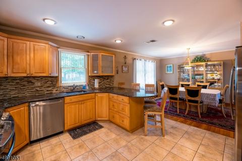 3 Howe Ave, Wayne, NJ 07470 photo 9