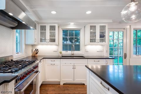 22 Parkview Ter, Summit, NJ 07901 photo 6